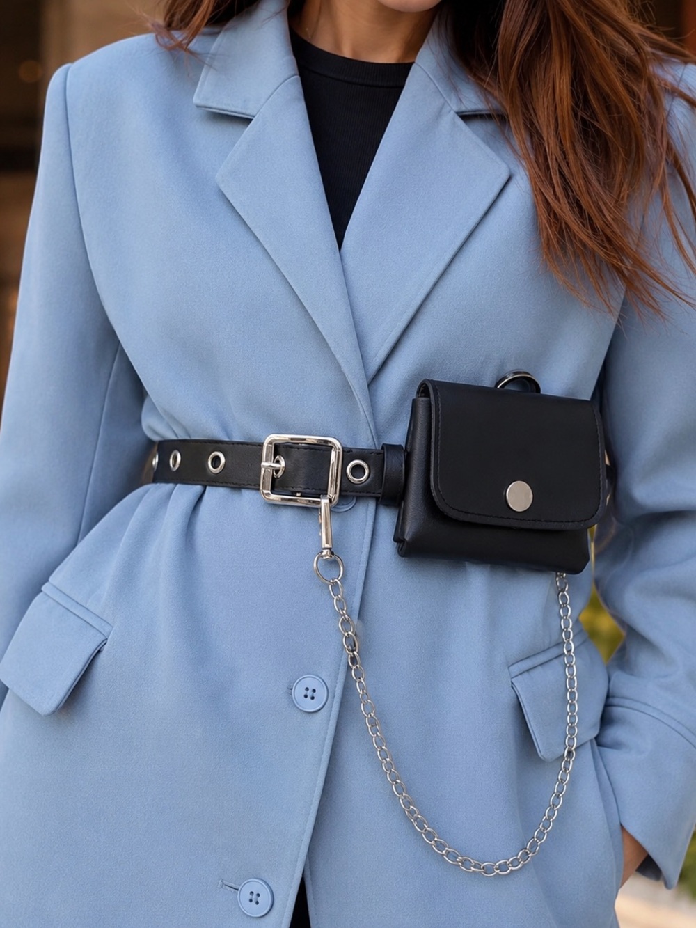 Classic Black Crossbody Bag with Chain Accent